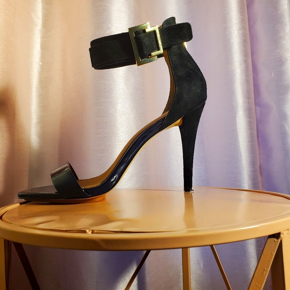 Calvin Klein Vivian Platform Sandal - Picture 2 of 14